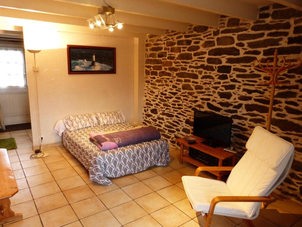 Gite De Caractere Lopérec Exterior photo