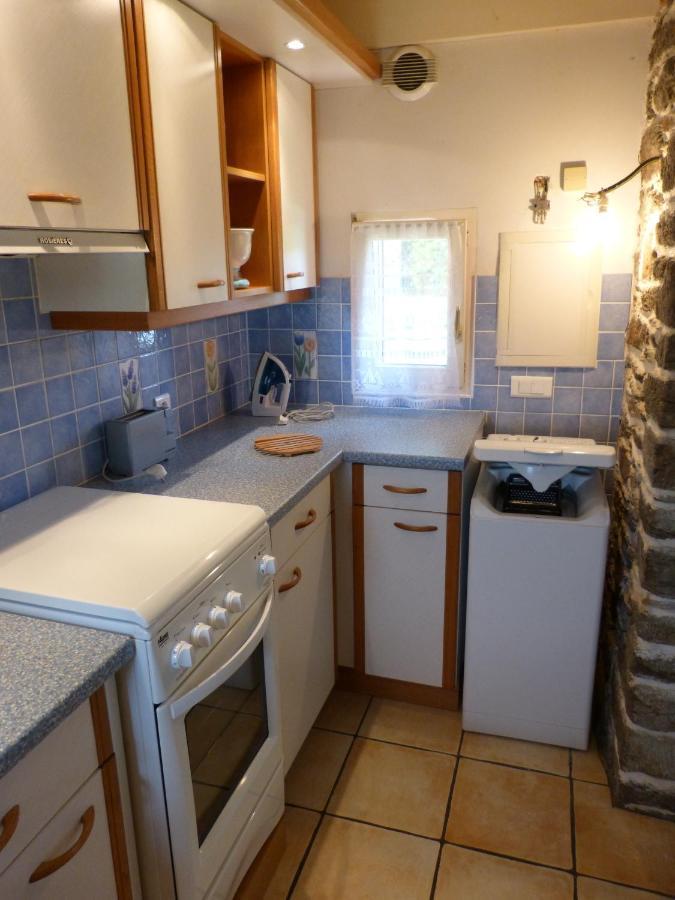 Gite De Caractere Lopérec Exterior photo