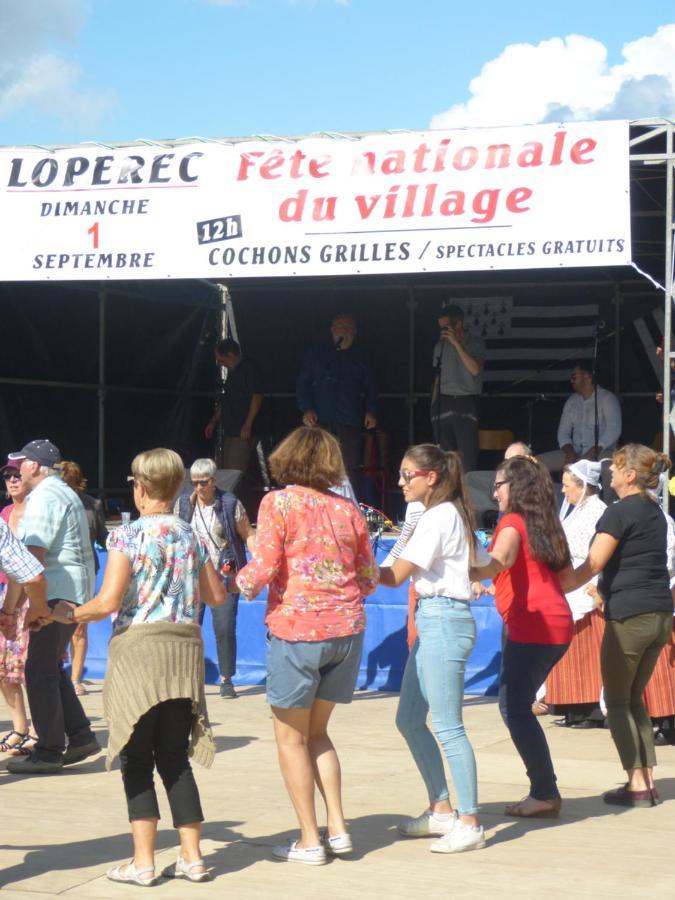 Gite De Caractere Lopérec Exterior photo