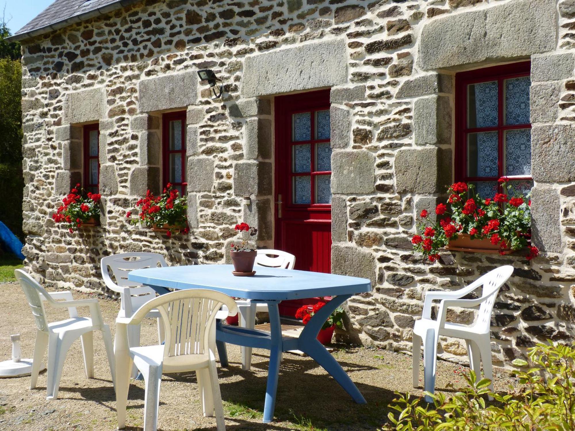 Gite De Caractere Lopérec Exterior photo